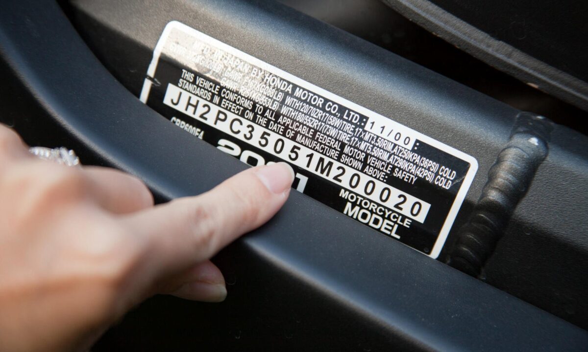 Важность проверки автомобиля по VIN-коду: обеспечьте безопасность и уверенность в покупке